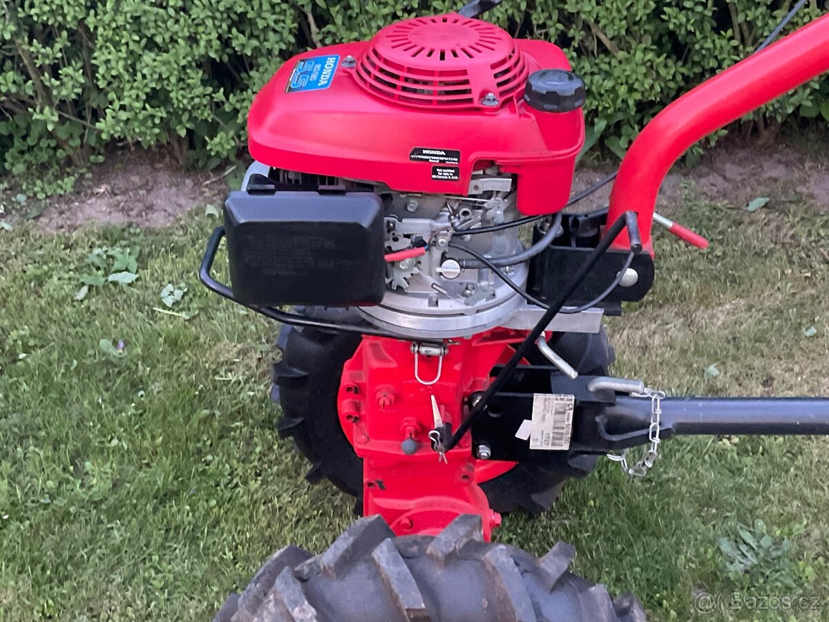 Prodám malotraktor VARI HONDA - 3
