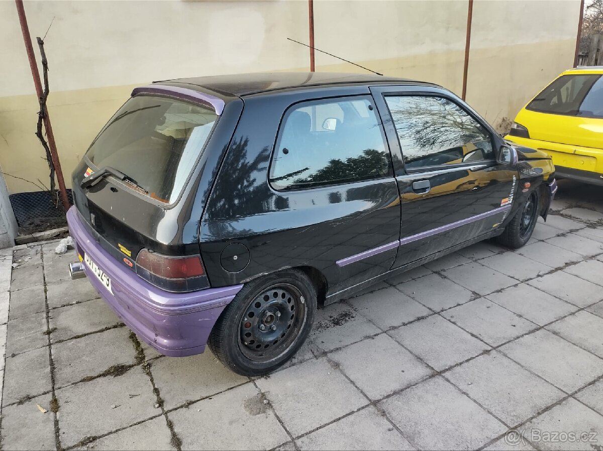 Renault Clio 16v - 3