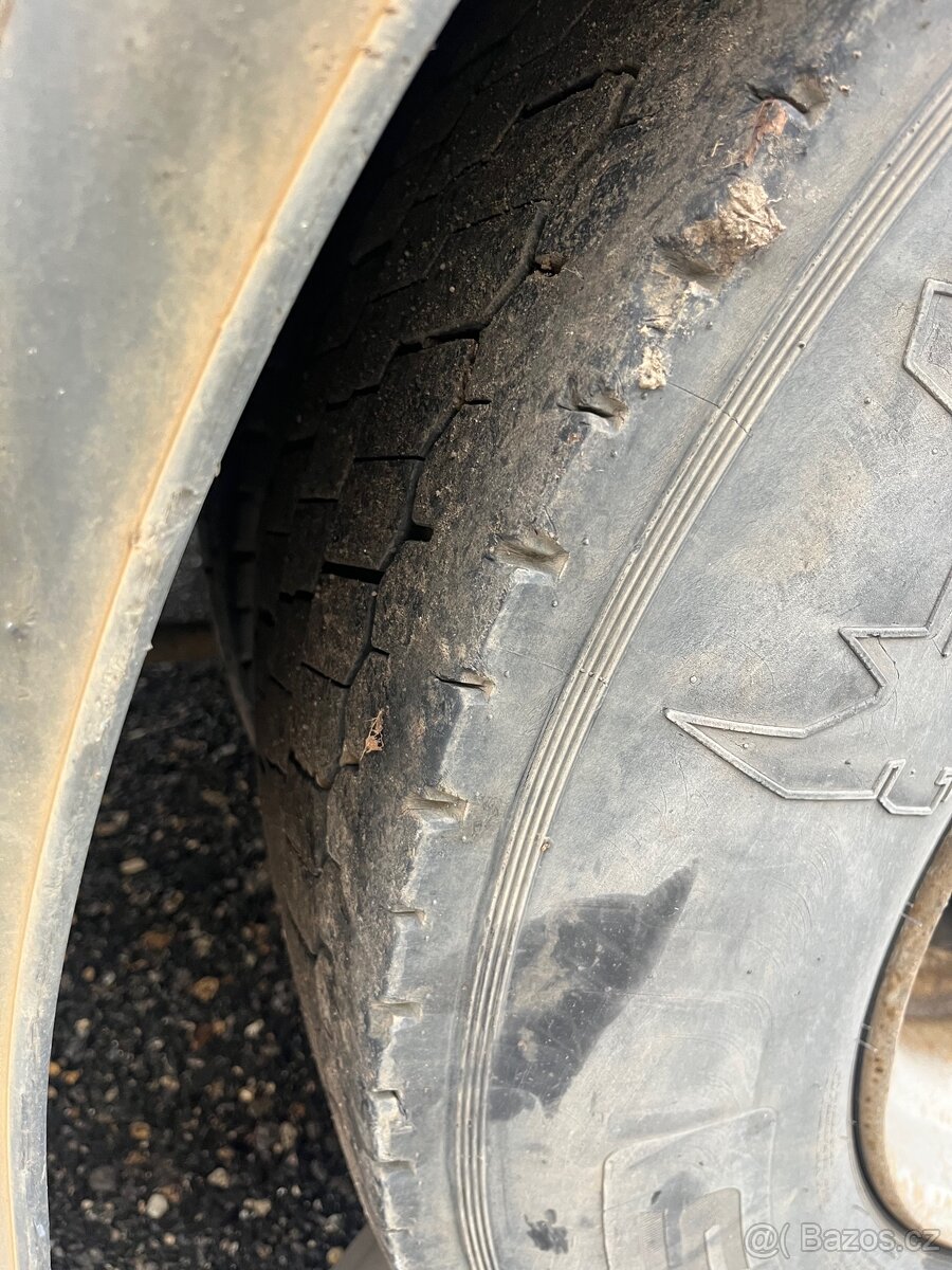 6ks Pneumatika s diskem 315/70 R22.5 - 3