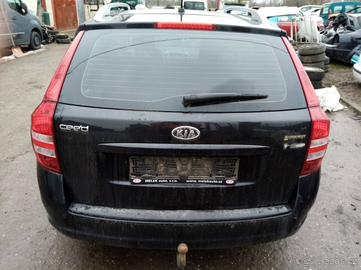 Kia Ceed kombi 2,0crdi 103kW r.v.2008 - 3