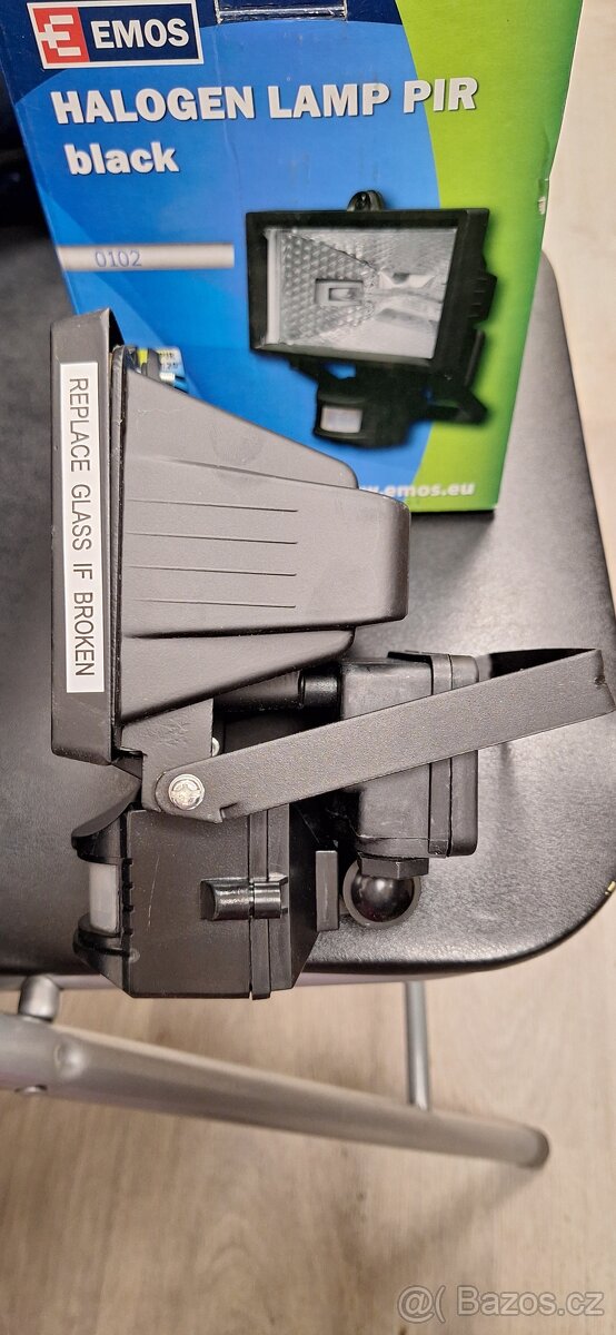 Halogenová lampa EMOS model 0102 - 3