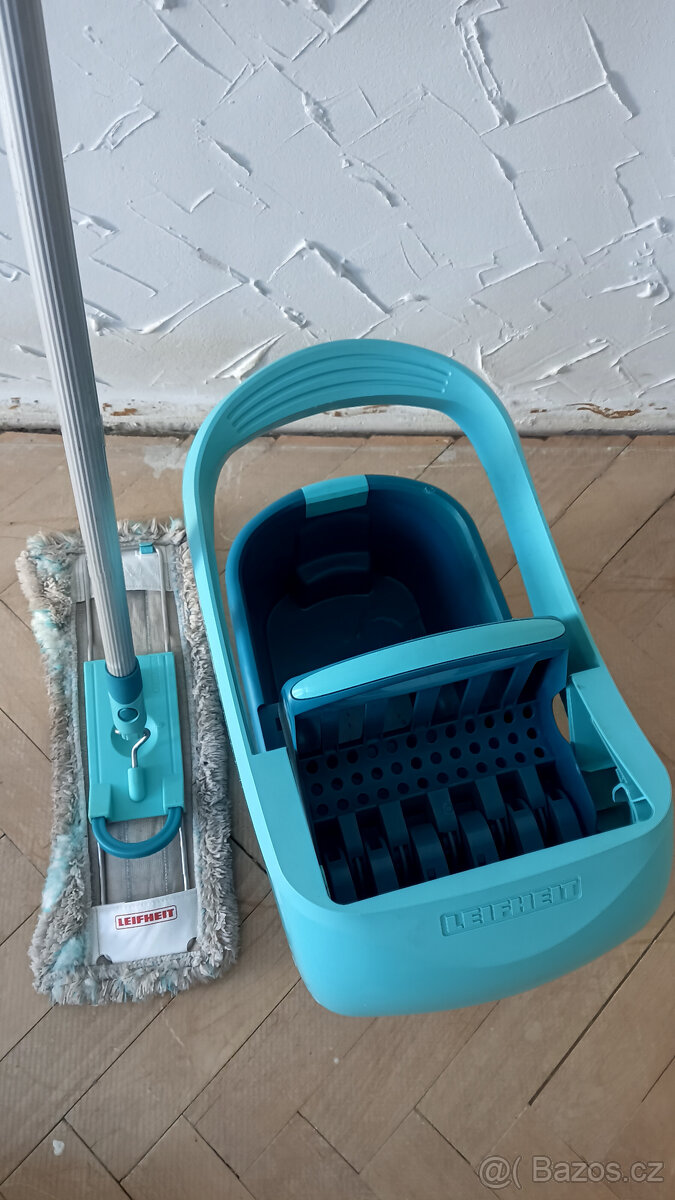 Mop s vědrem na kolečkách Leifheit Profi - 3