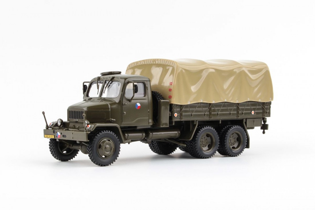 Praga V3S 1:43 ve vitrínce. - 3