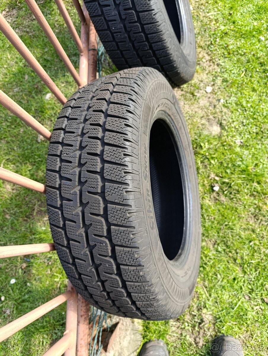 Pneu. 215/65/16 - 3