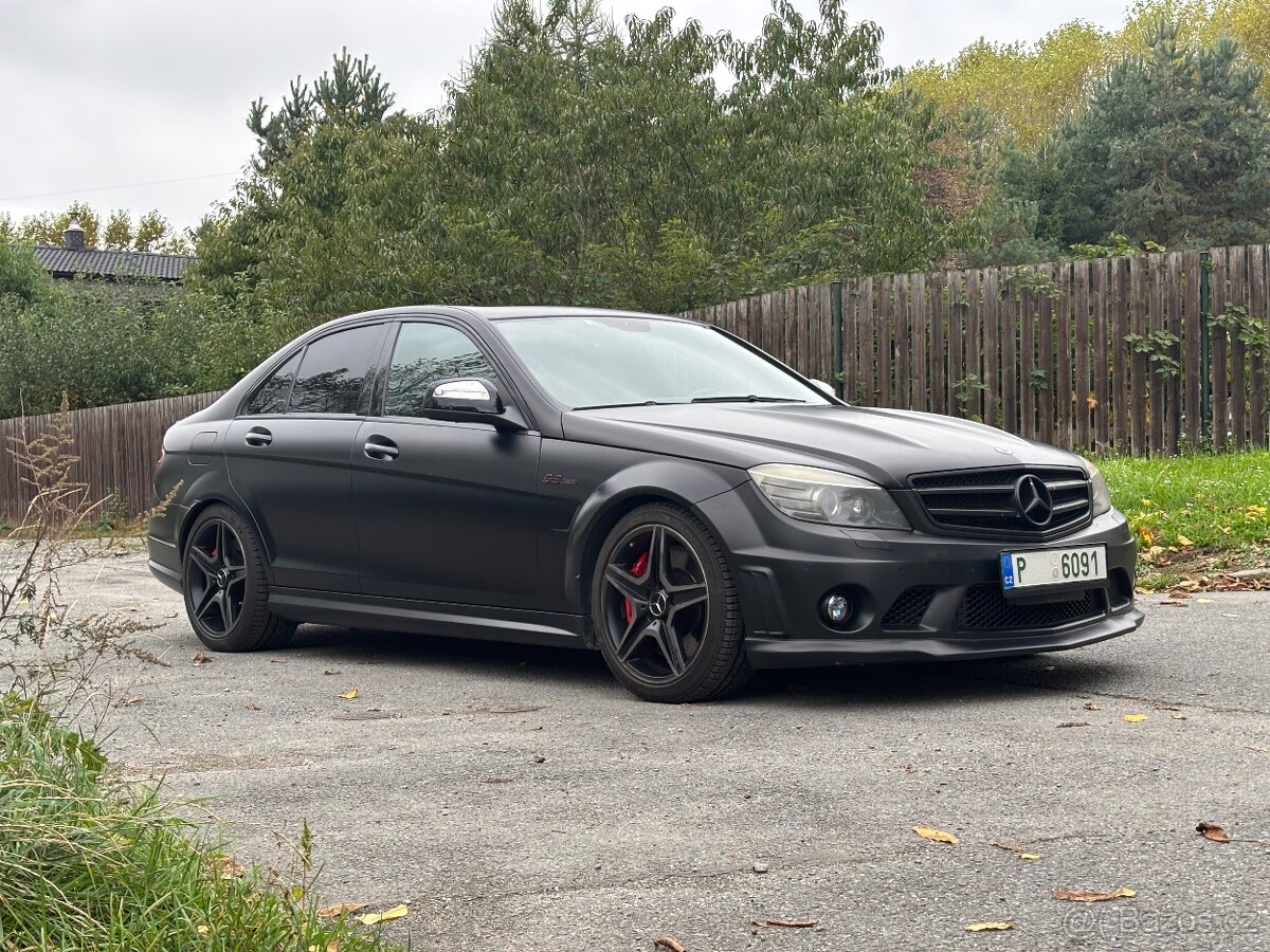 Mercedes Benz C63 AMG - 3