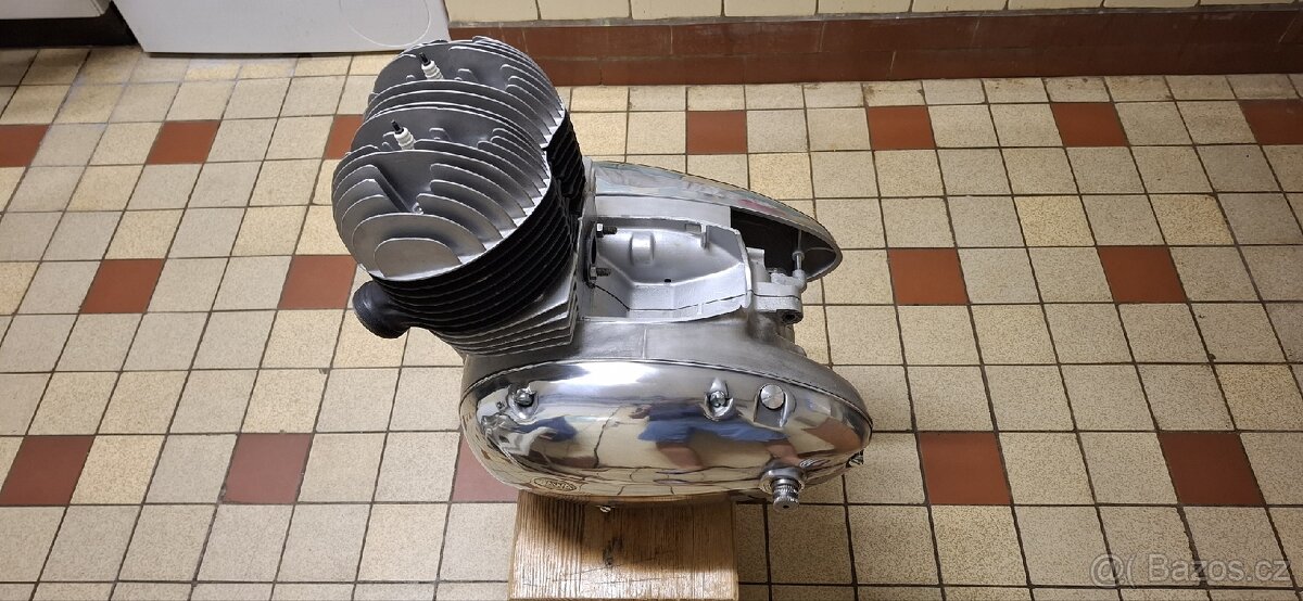 Jawa 350/354 kývačka motor - 3