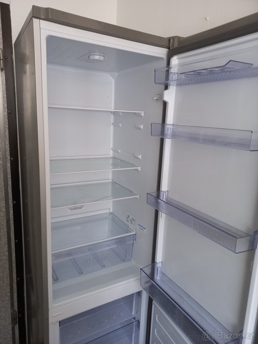 Prodám chladičku s mrazákem zn. BEKO - 3