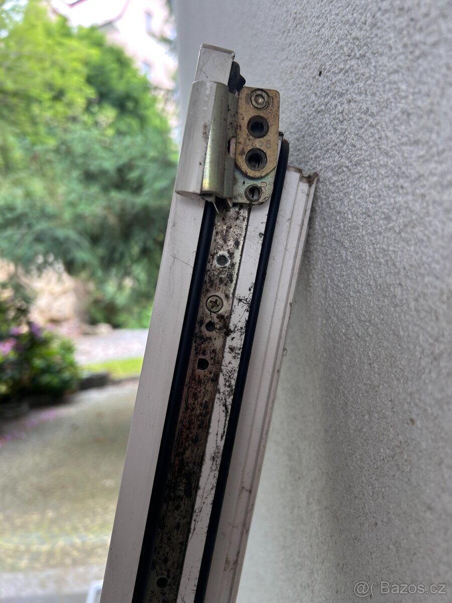 Okno plastové (bez rámu) - 1 kus - 3