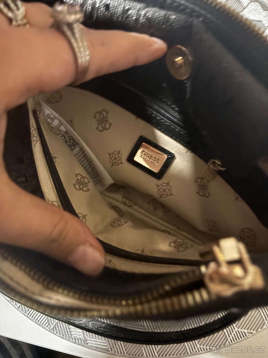 Kabelka crossbody Guess - 3
