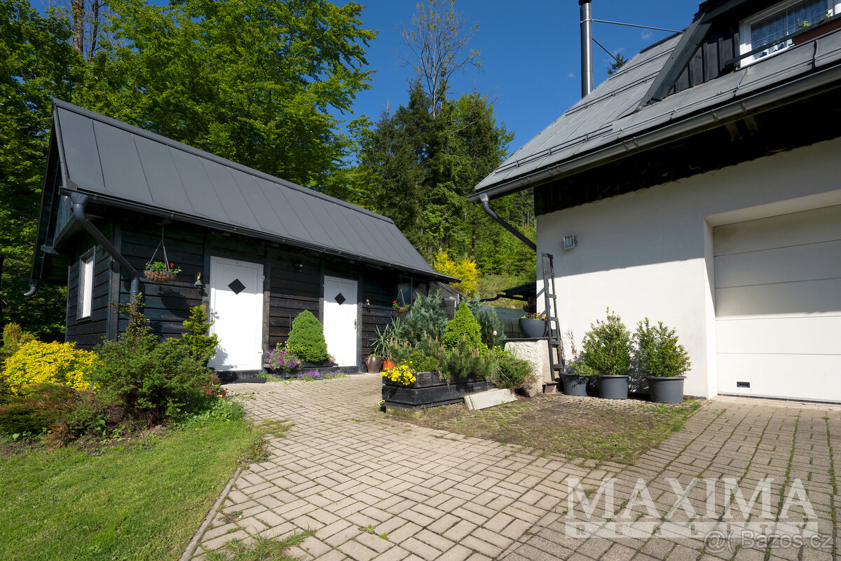 Dům 6 a více o ploše 647 m2 - Desná, Desná III - 3