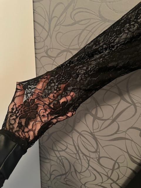 sexy černé šaty - 3