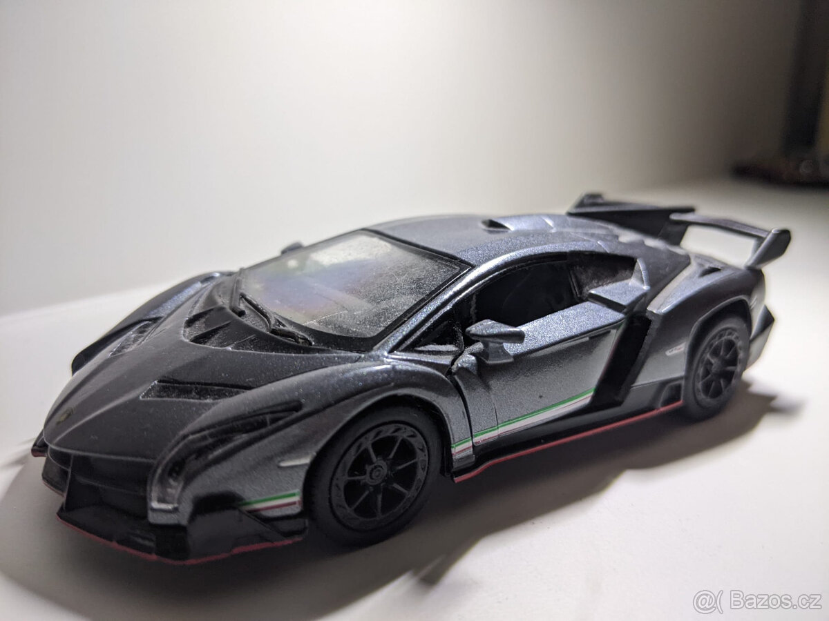 KINSMART Lamborghini Veneno - 3