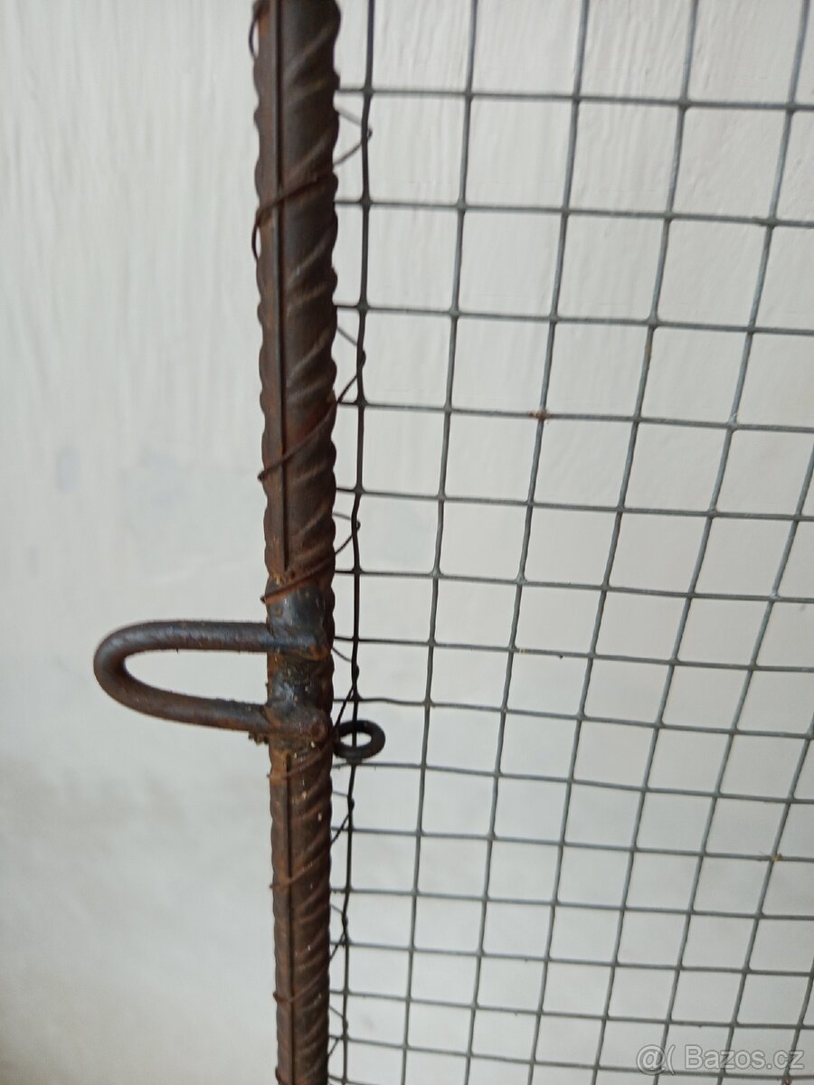 Prodám dvířka k voliéře 5 kusů - 3