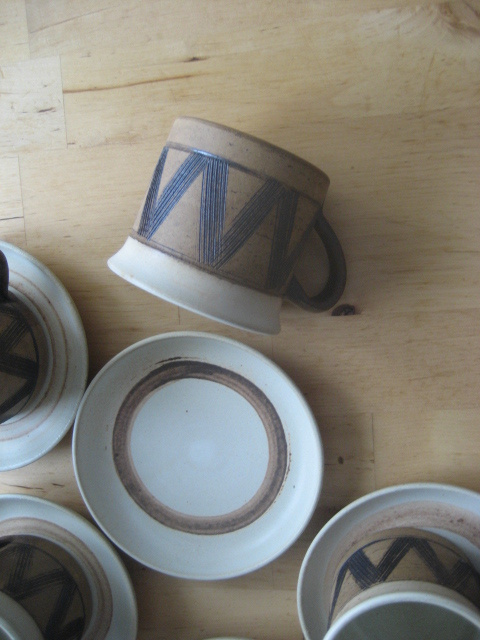 Keramiká souprava hrnečky s talířky - 3