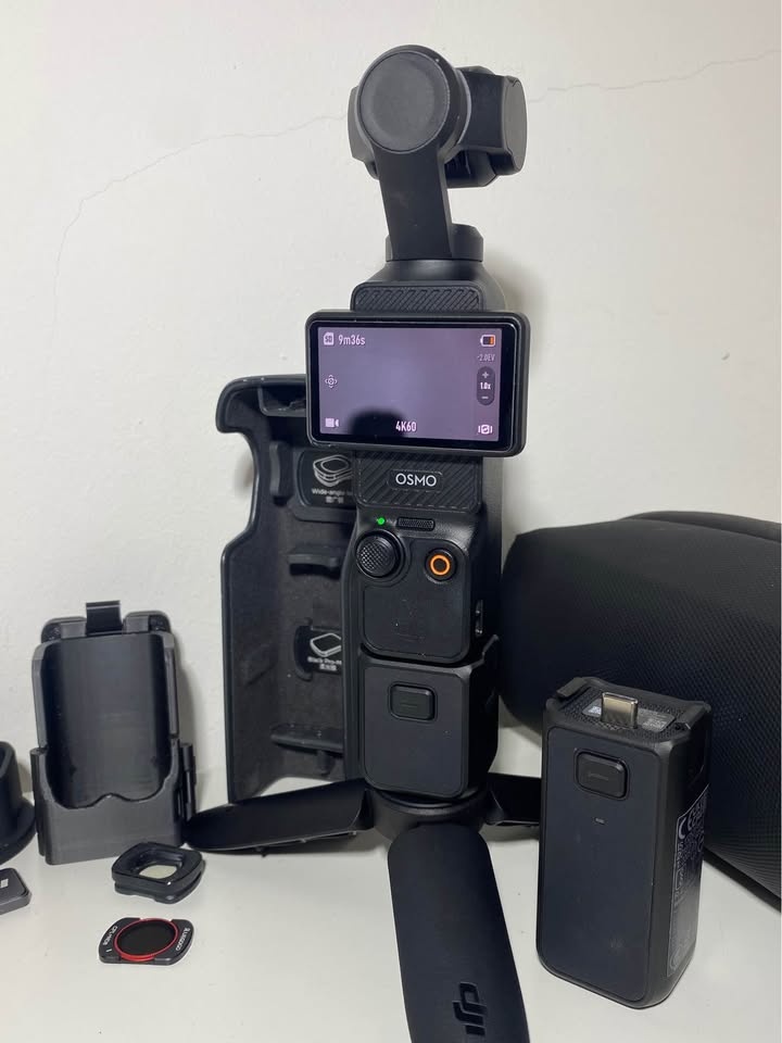 DJI Osmo Pocket 3 Creator Combo - 3