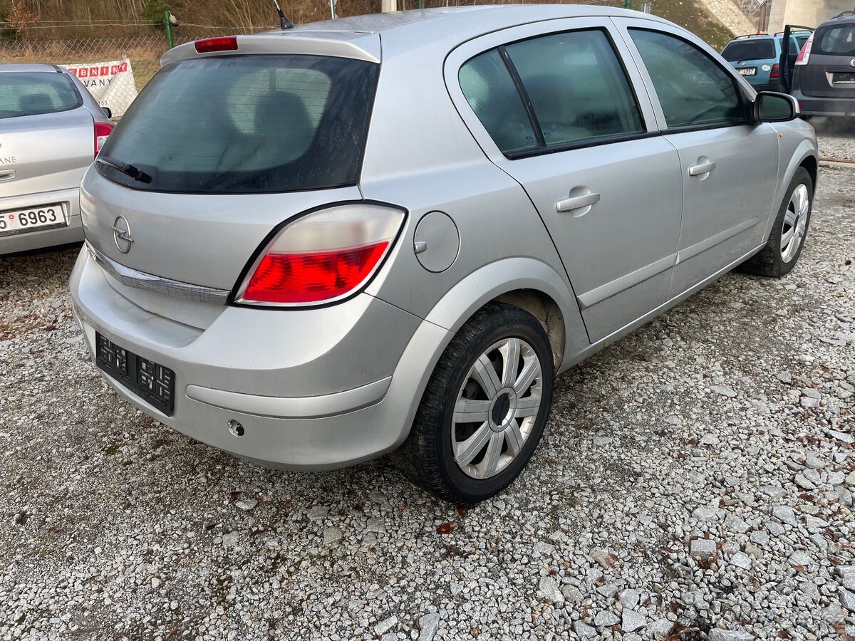 Opel Astra1.4 16V - 3