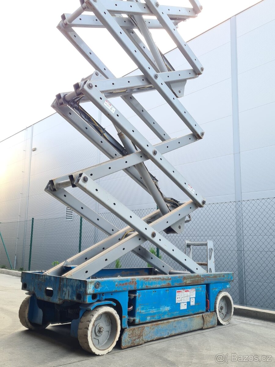 Nůžková plošina Genie GS 3246 - 3