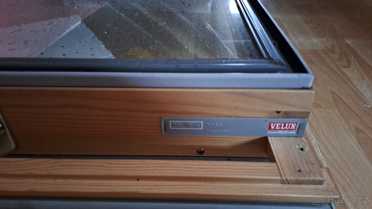 2 střešní okna VELUX - 3