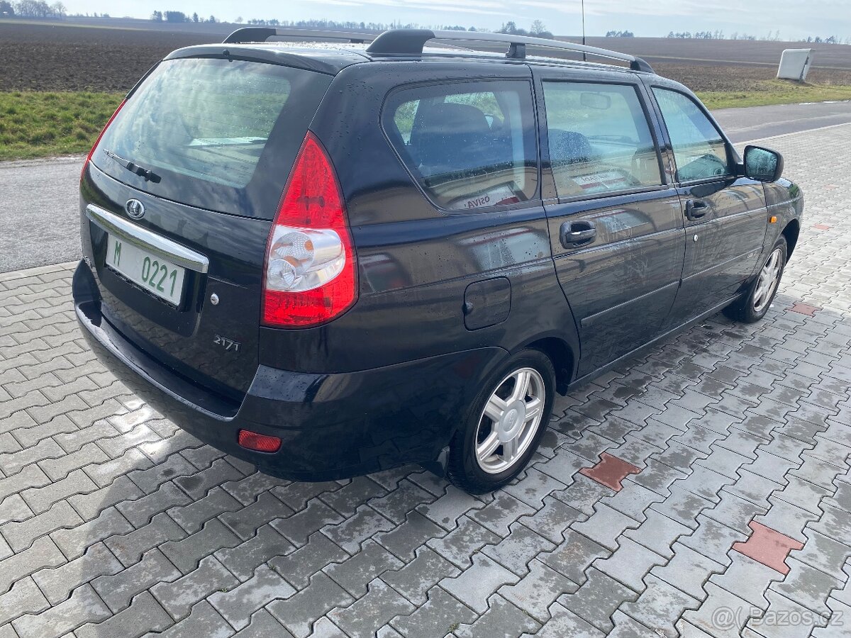 Lada Priora 2171 model 2012 - 3