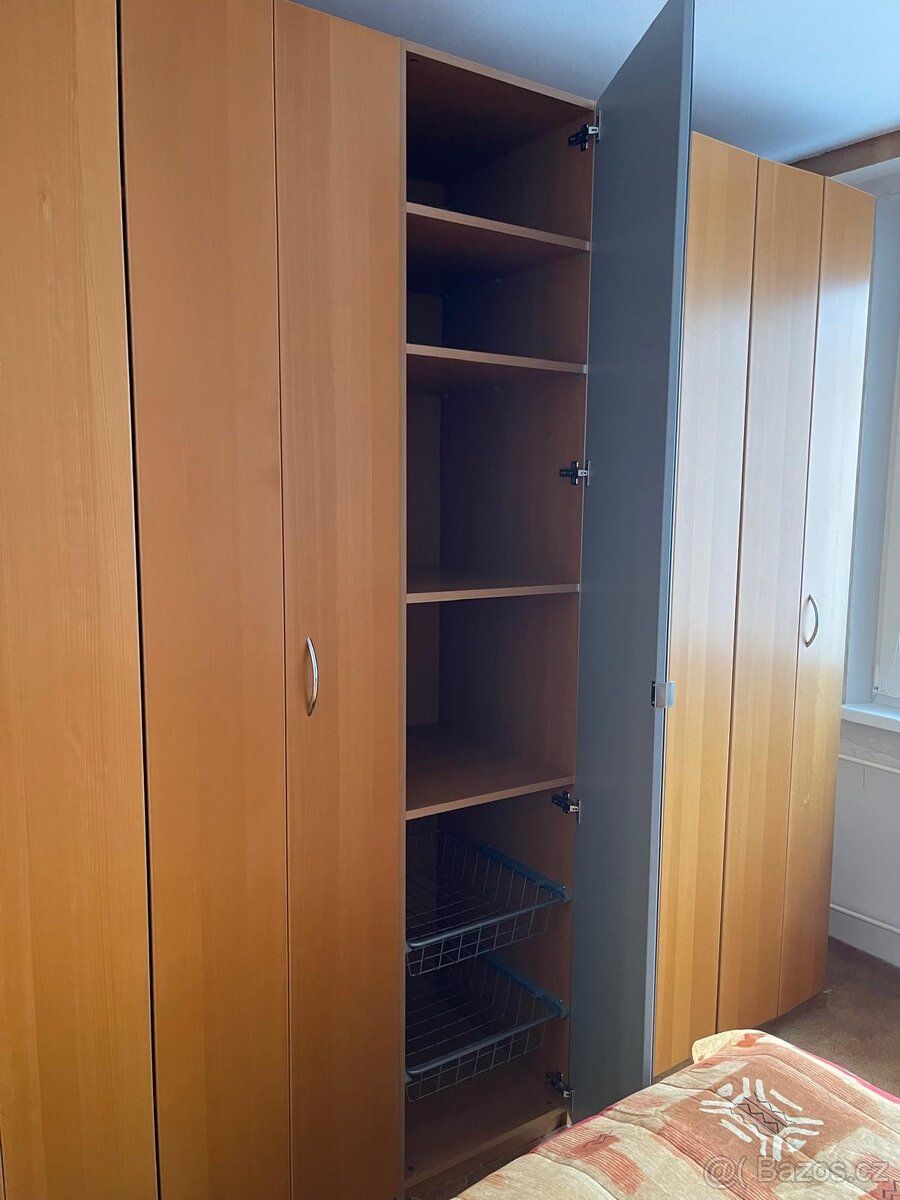 Šatní skříň - 3