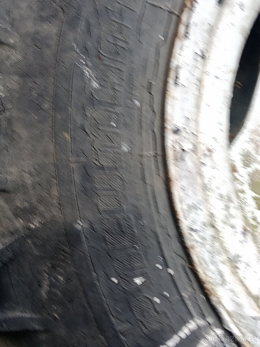 Prodám kompletní kolo 12,5-20 - 3