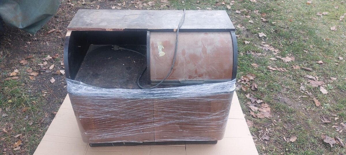 gramofonová skříňka Supraphon - 3