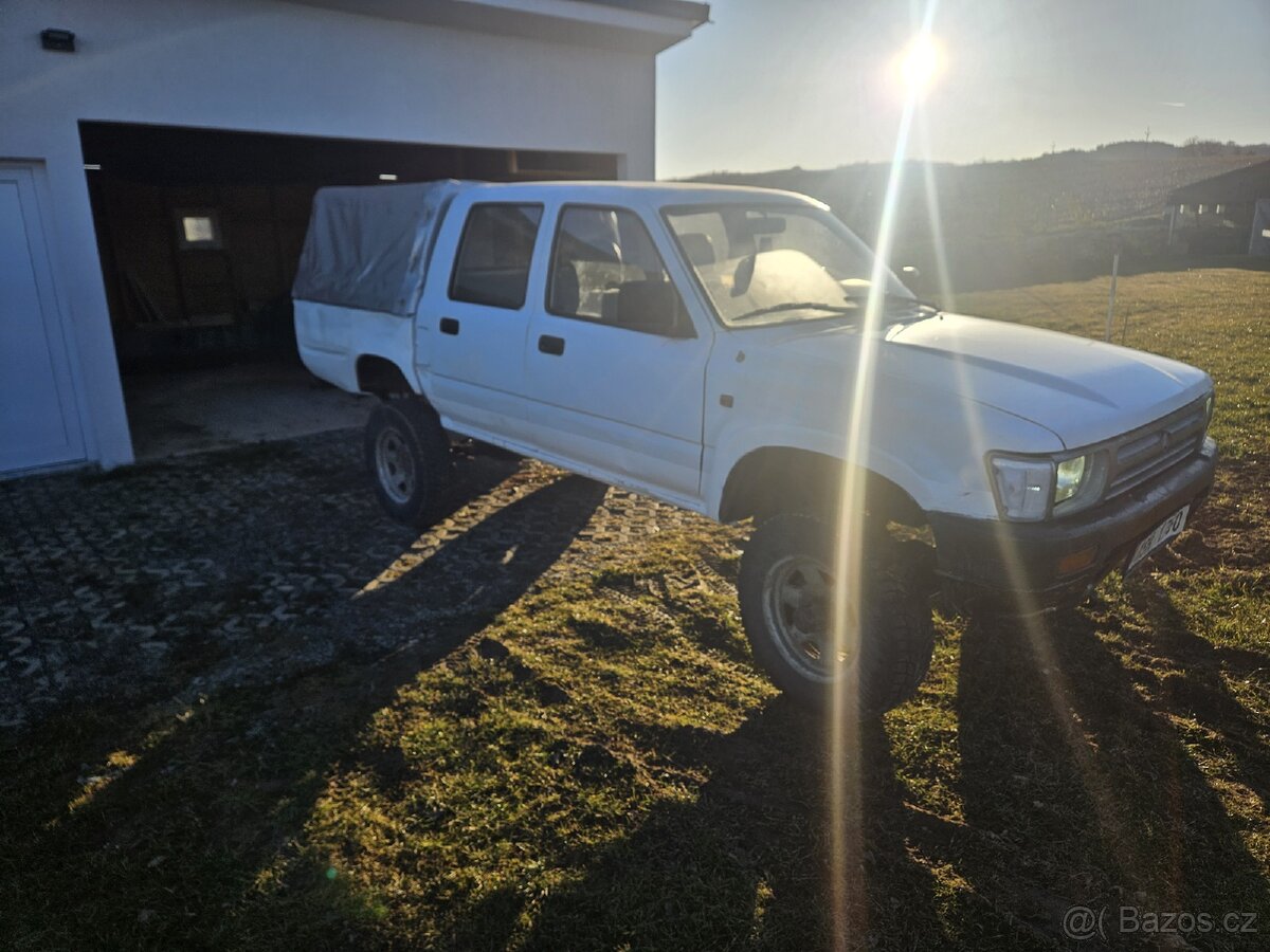 Toyota Hilux - 3