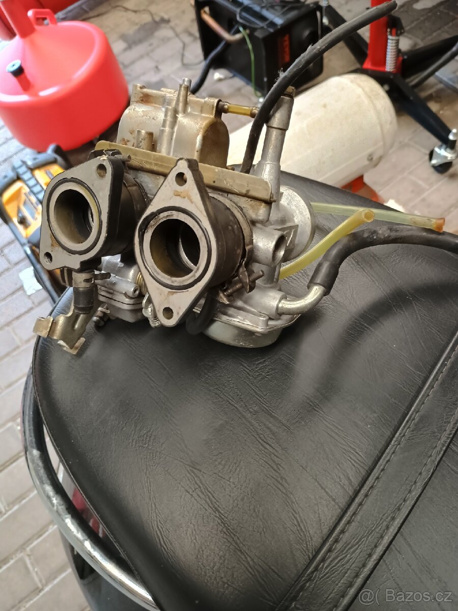 Prodám karburátor yamaha tt 600e - 3