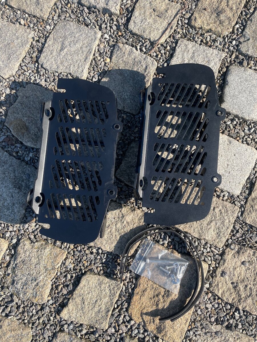 Rozpěrky/kryty chladičů - 3