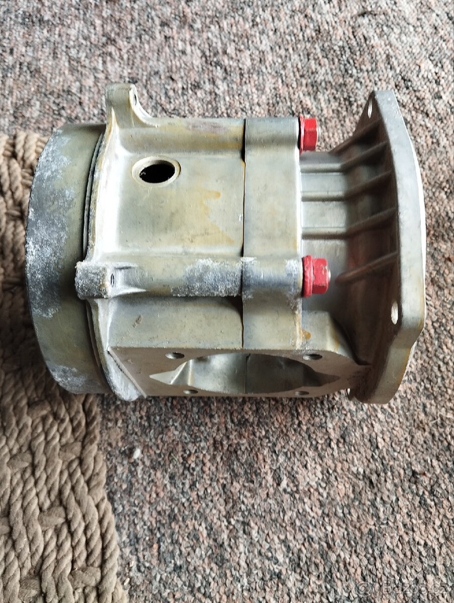 MF 70 Nový blok motoru - 3