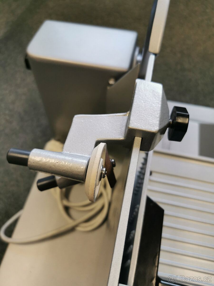 Nářezový stroj STROJOBAL NS 301 ( záruka ) - 3