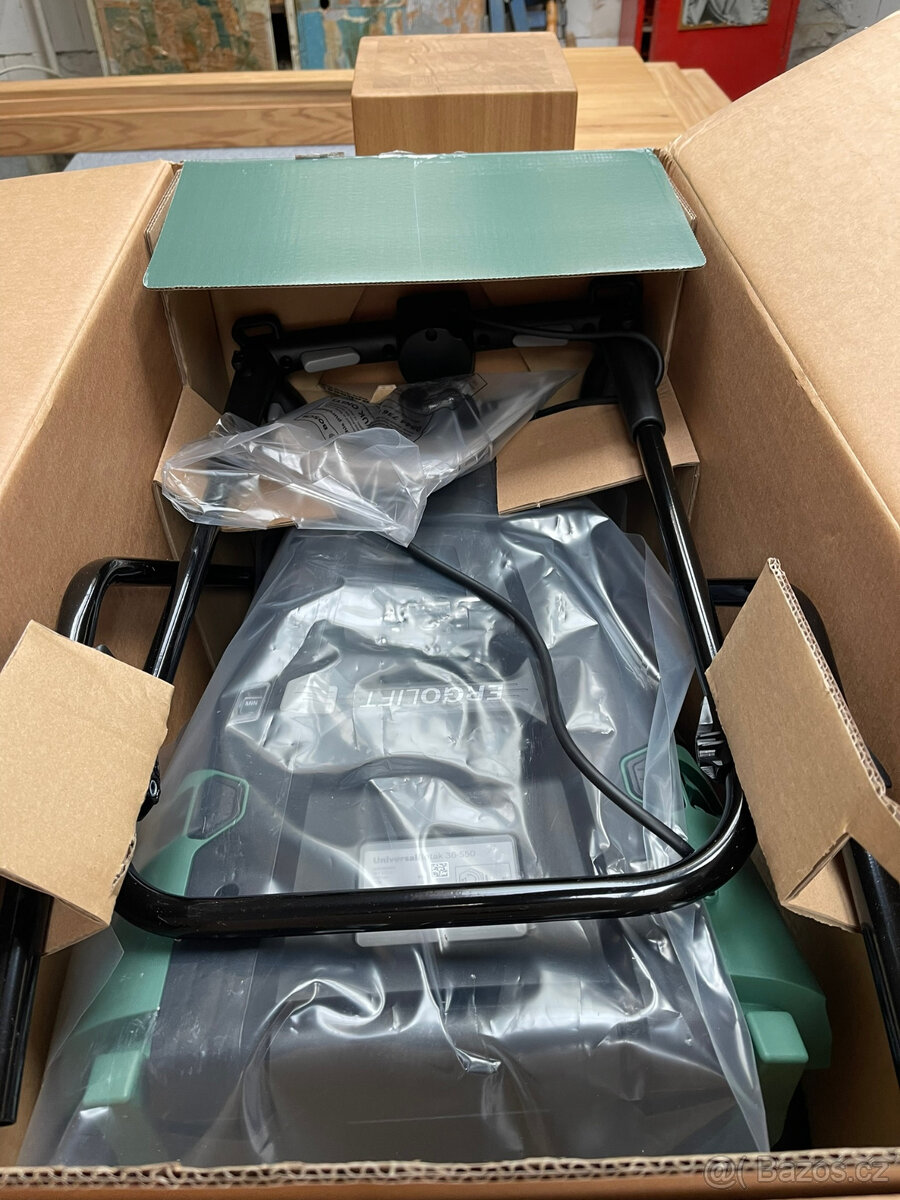 Akumulátorová sekačka na trávu Bosch UniversalRotak 36-550 - 3