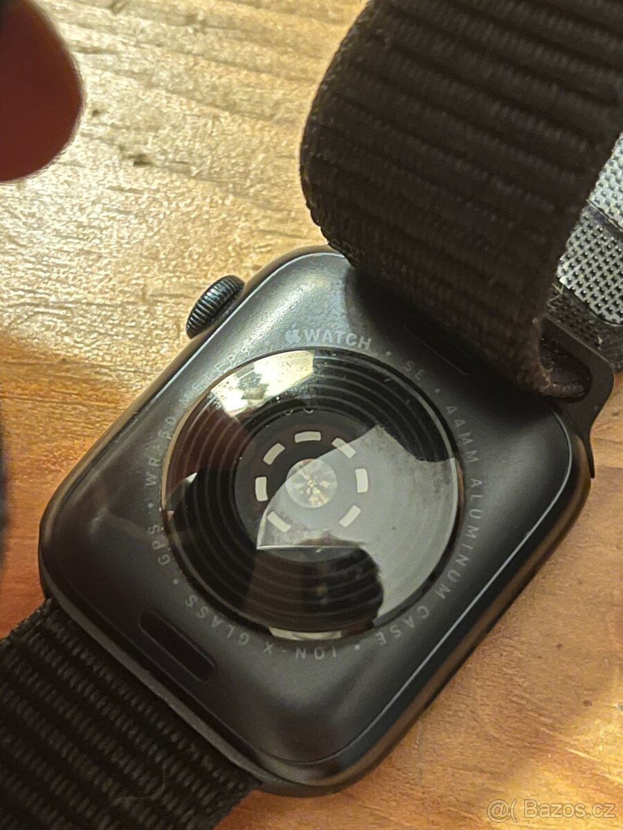 Apple Watch SE druhé generace - 3