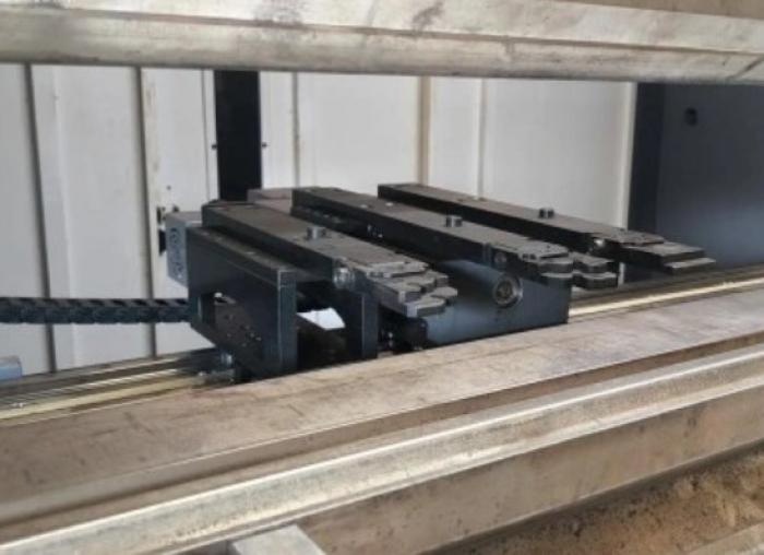 Lisy - ohraňovací APHS 31300 CNC - 3