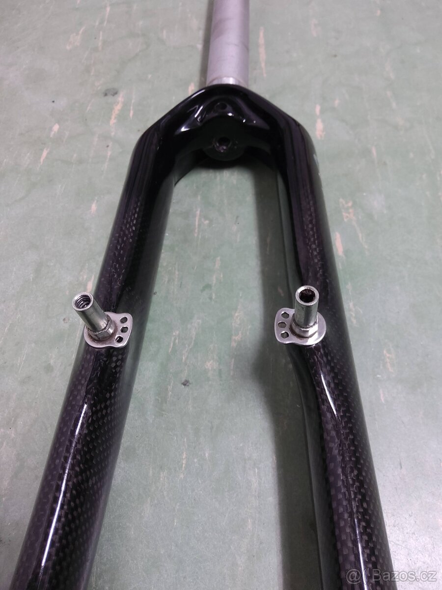 Karbonová vidlice RYDLEY 4ZA - 3