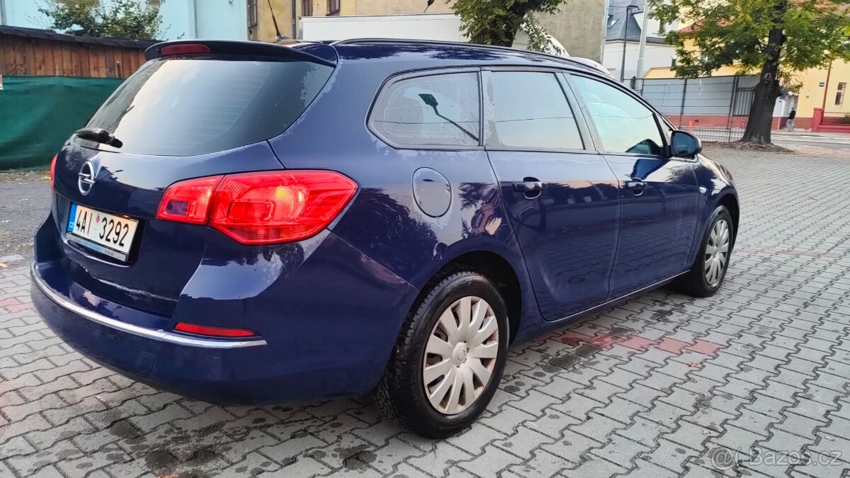 Opel Astra J sport tourer 2014 - 3