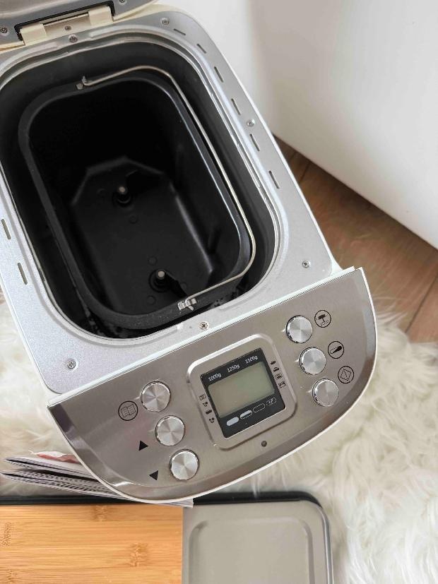 Domácí pekárna Silvecrest, váha Sencor a prkénko - 3