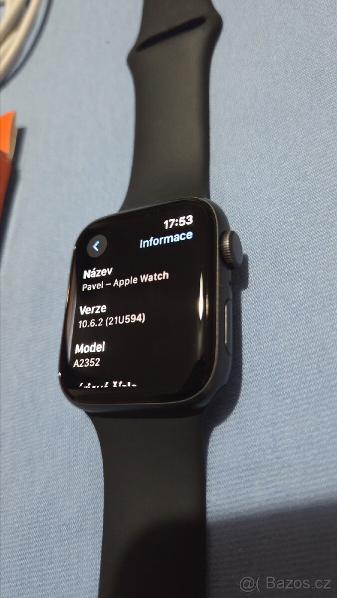 Apple Watch SE 44mm (1. generace) - 3
