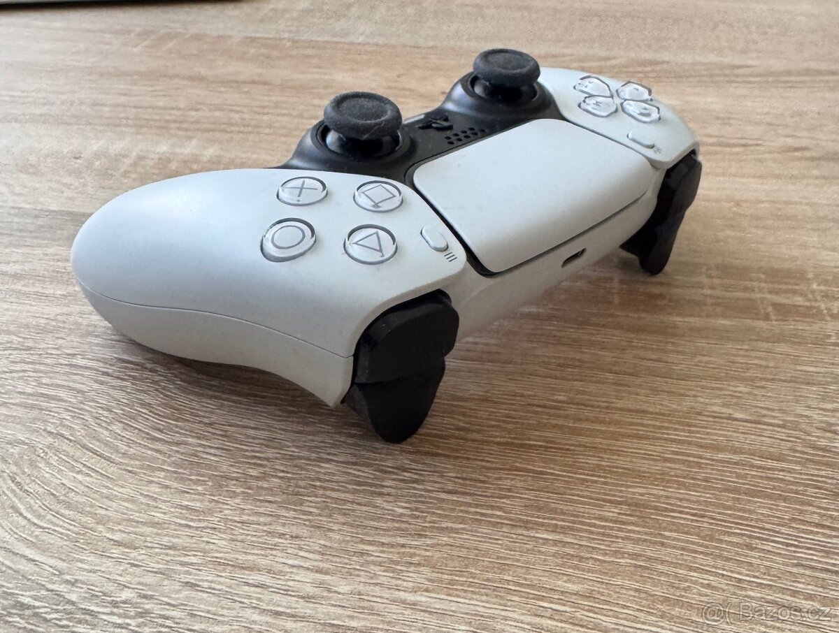 PS5 ovladac - 3