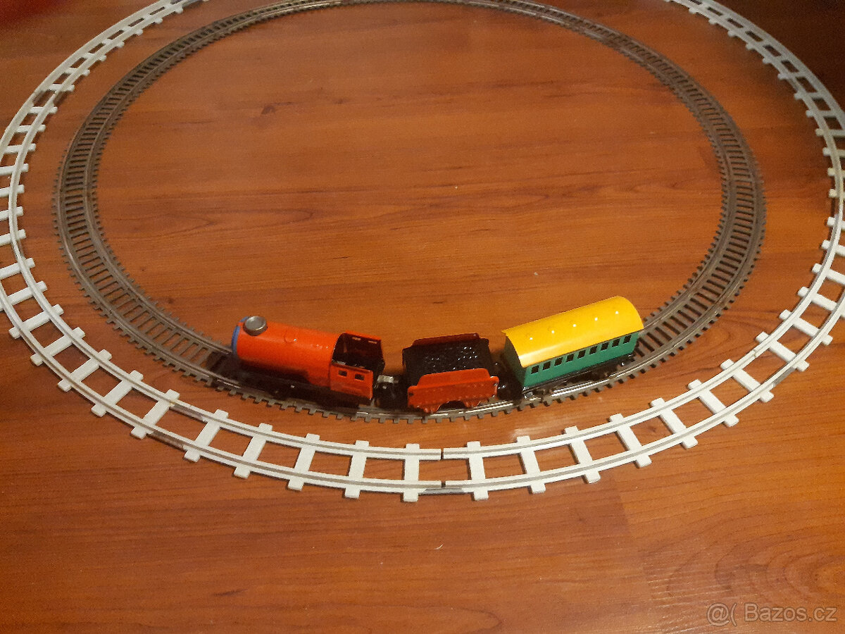 plechový vláček na klíček - 3