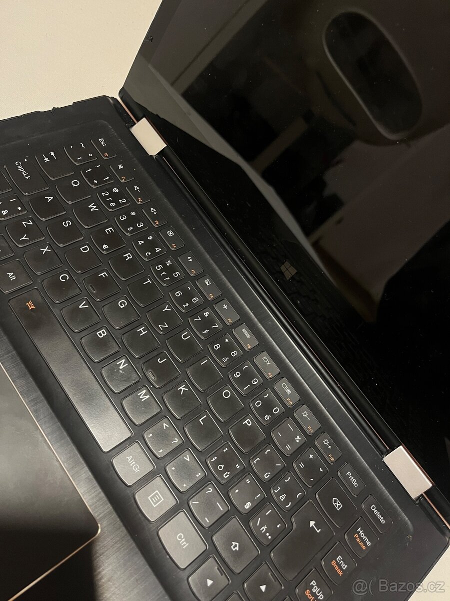 Lenovo Yoga – dotykový, plně otočný notebook + aktivní Win10 - 3