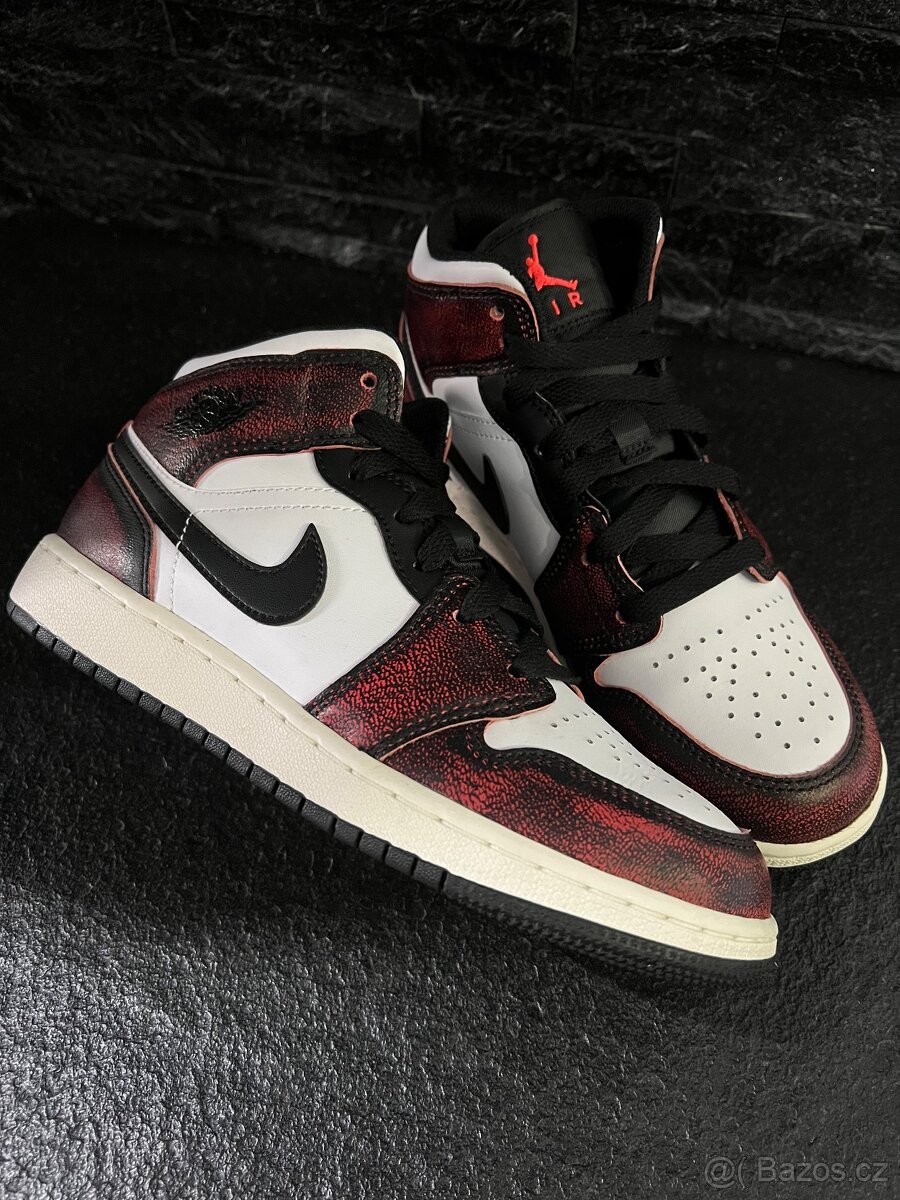 boty AirJordan 1 mid “wear away” chicago - 3