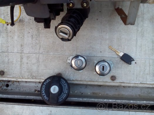 PRODÁM na Fiat Punto 1,1i 40 kw díly: - 3