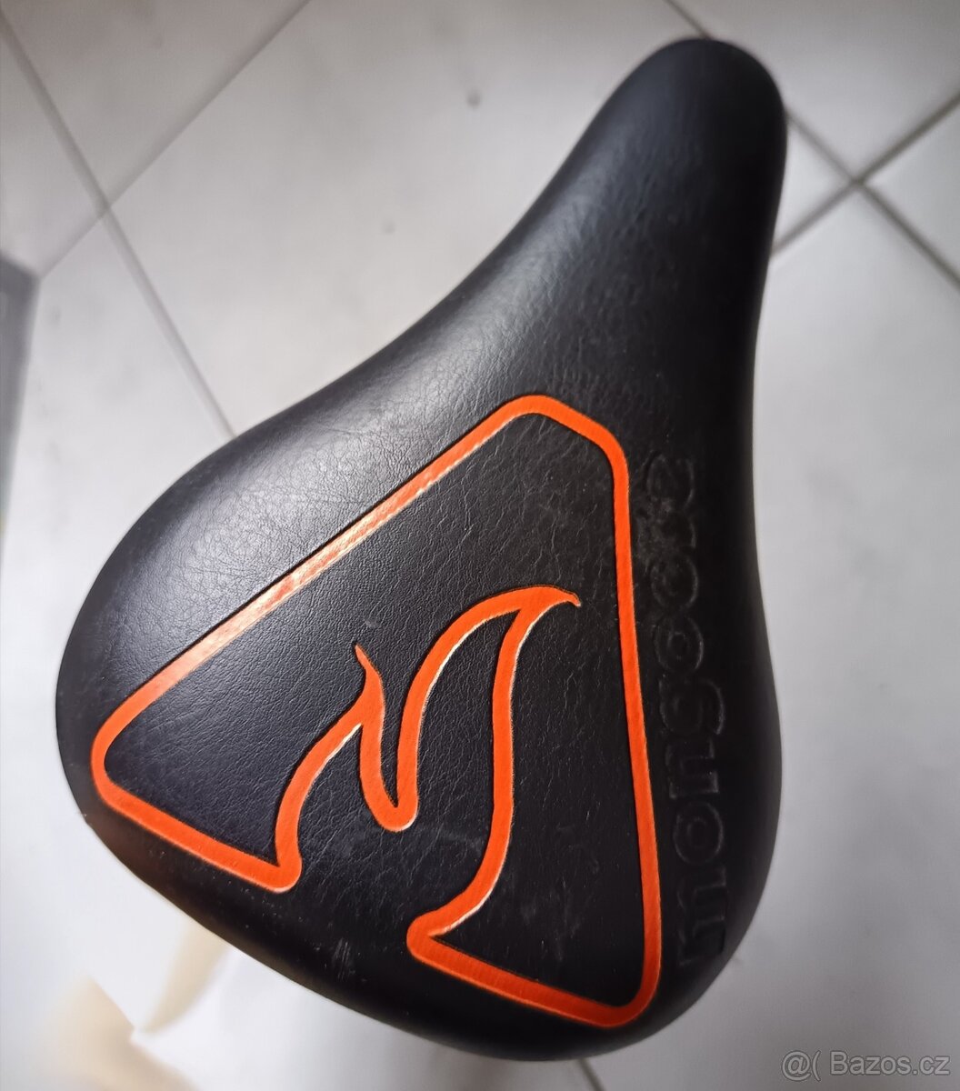 BMX, Dirt sedlo Mongoose - 3