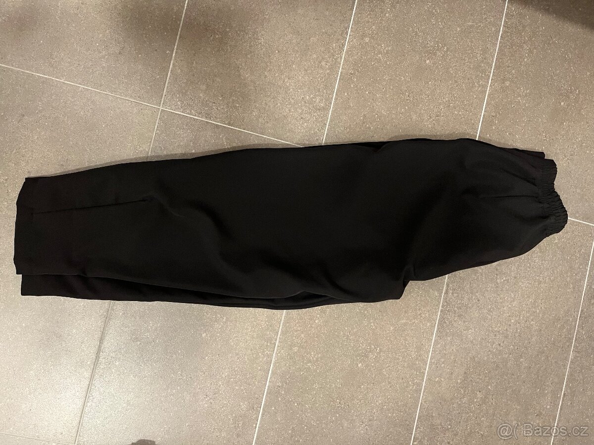 Černé kalhoty značky 3v1 - 3