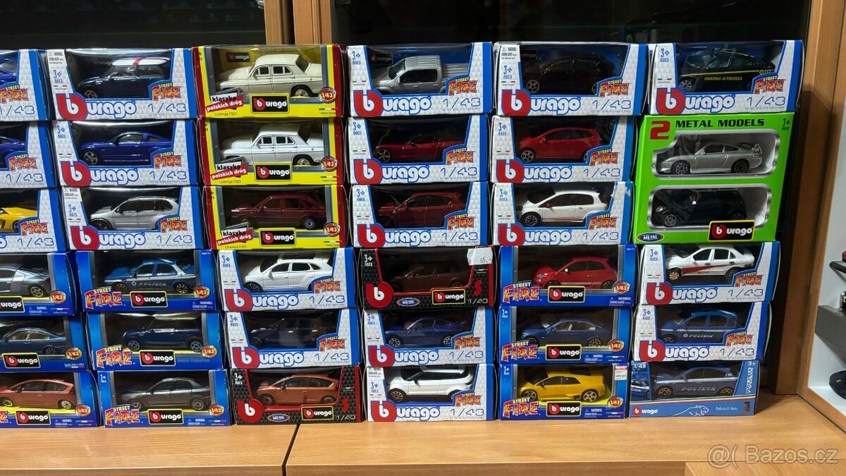 Modely Bburago 1:43. - 3