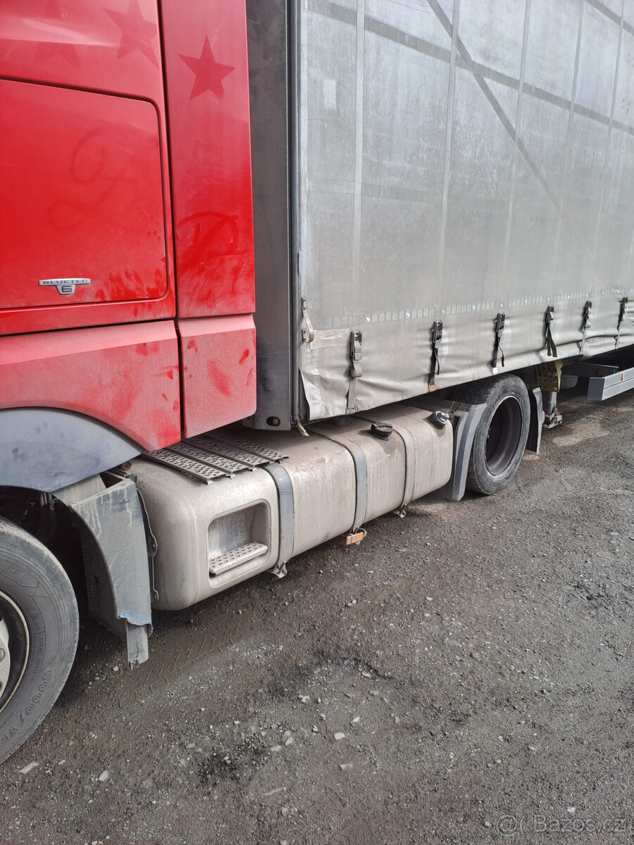 MB 18445 r.v.14 LOWDECK - 3