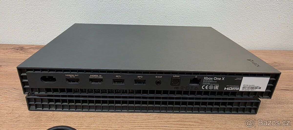 XBOX ONE X 1TB LIMITED EDICE GOLD 1.ovladac - 3