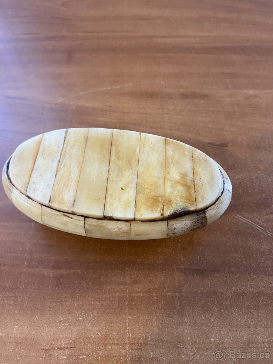 Stará šperkovnice - velbloudí kost - 3