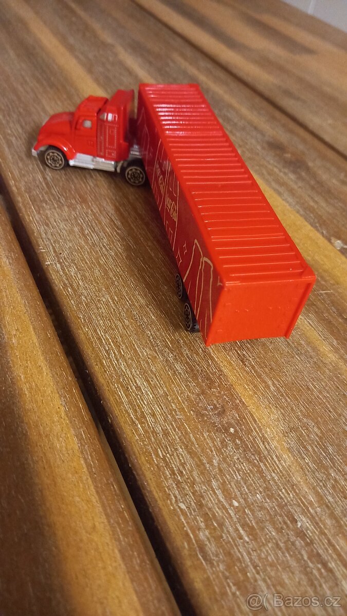 KAMIONY COCA COLA- NOVE - 3